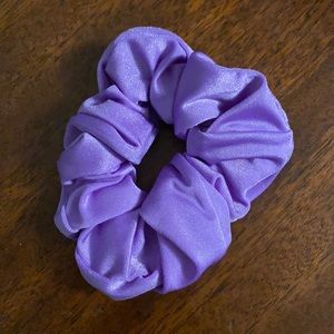 OneOne orchid purple scrunchie